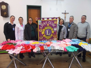 Lions Clube Camaquã faz doação de roupinhas de lã